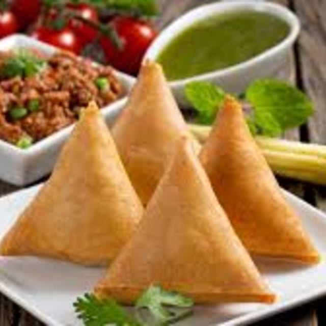 Jain Samosa (Mattar Paneer 3pcs).