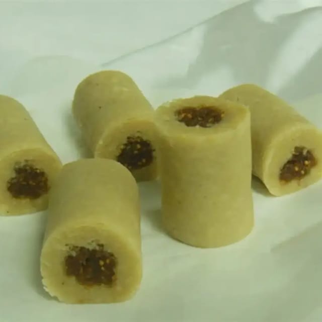 Kaju Anjir Rolls.